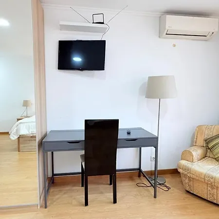 - Comfortable Downtown Stay! *